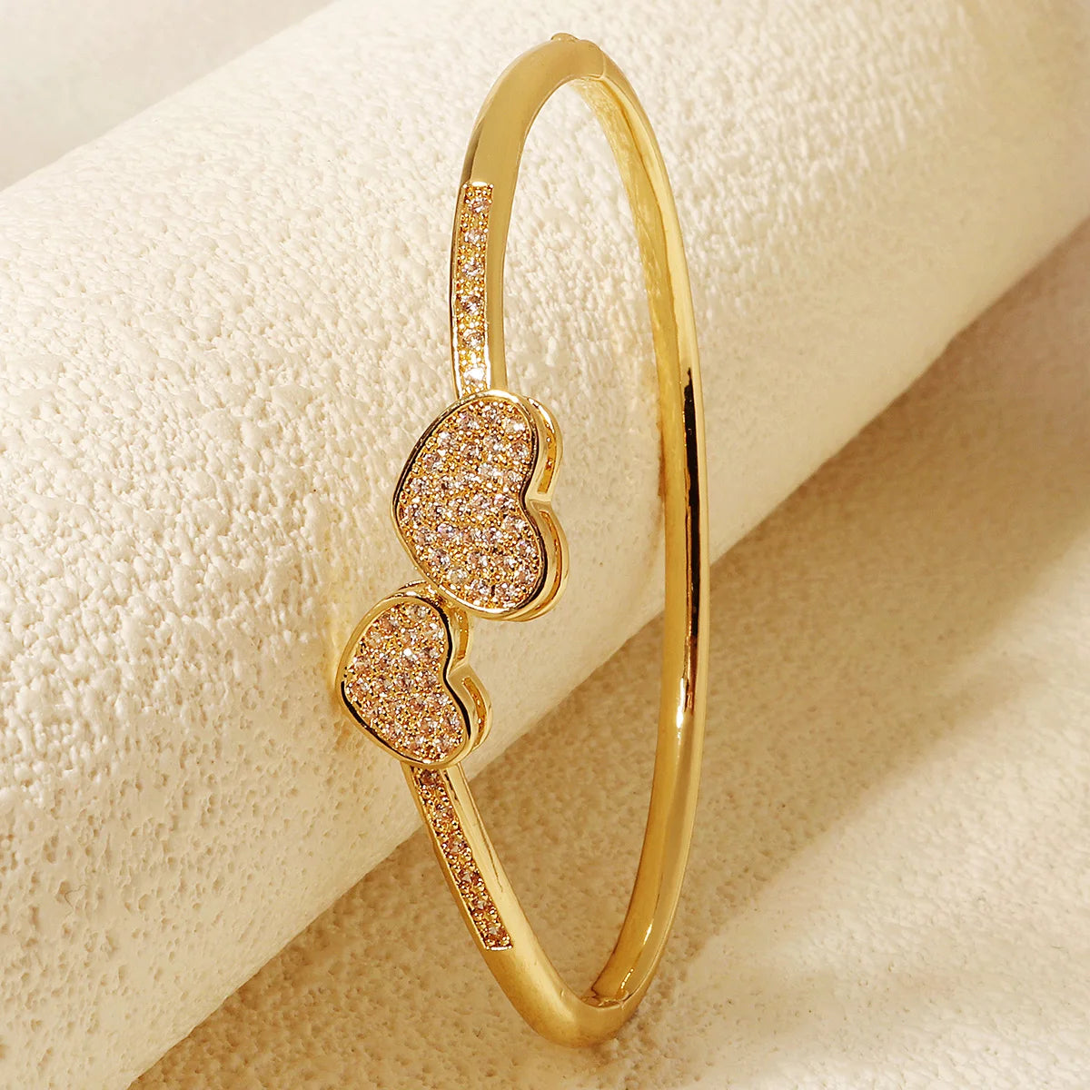 Valentine's Day Love Copper and Zirconia Sparkling Bracelet Simplicity Everyday Jewelry Bangle For Women As Gift